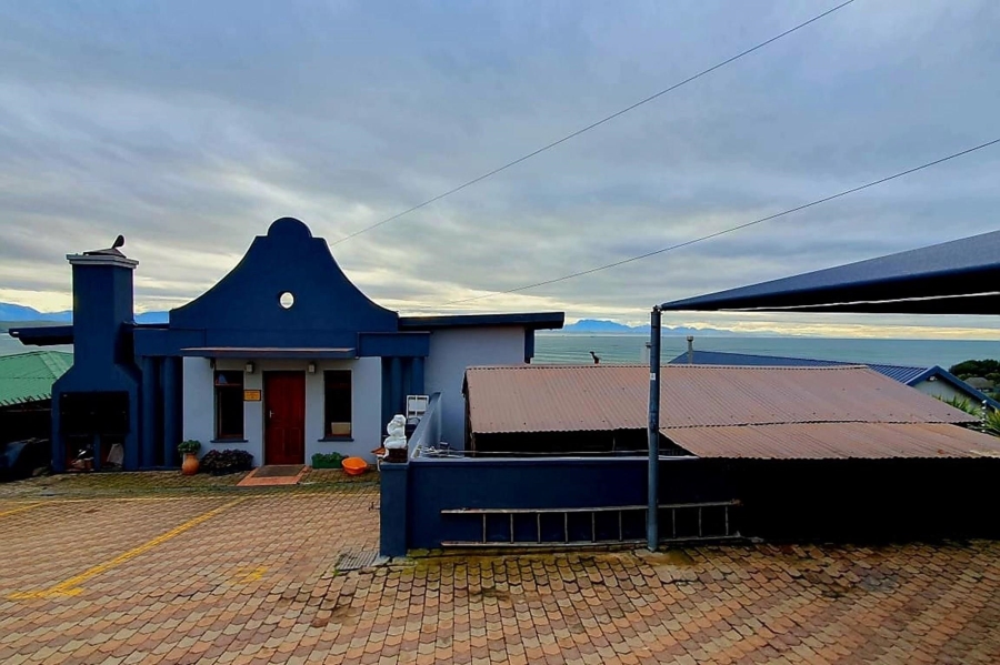 9 Bedroom Property for Sale in De Bakke Western Cape